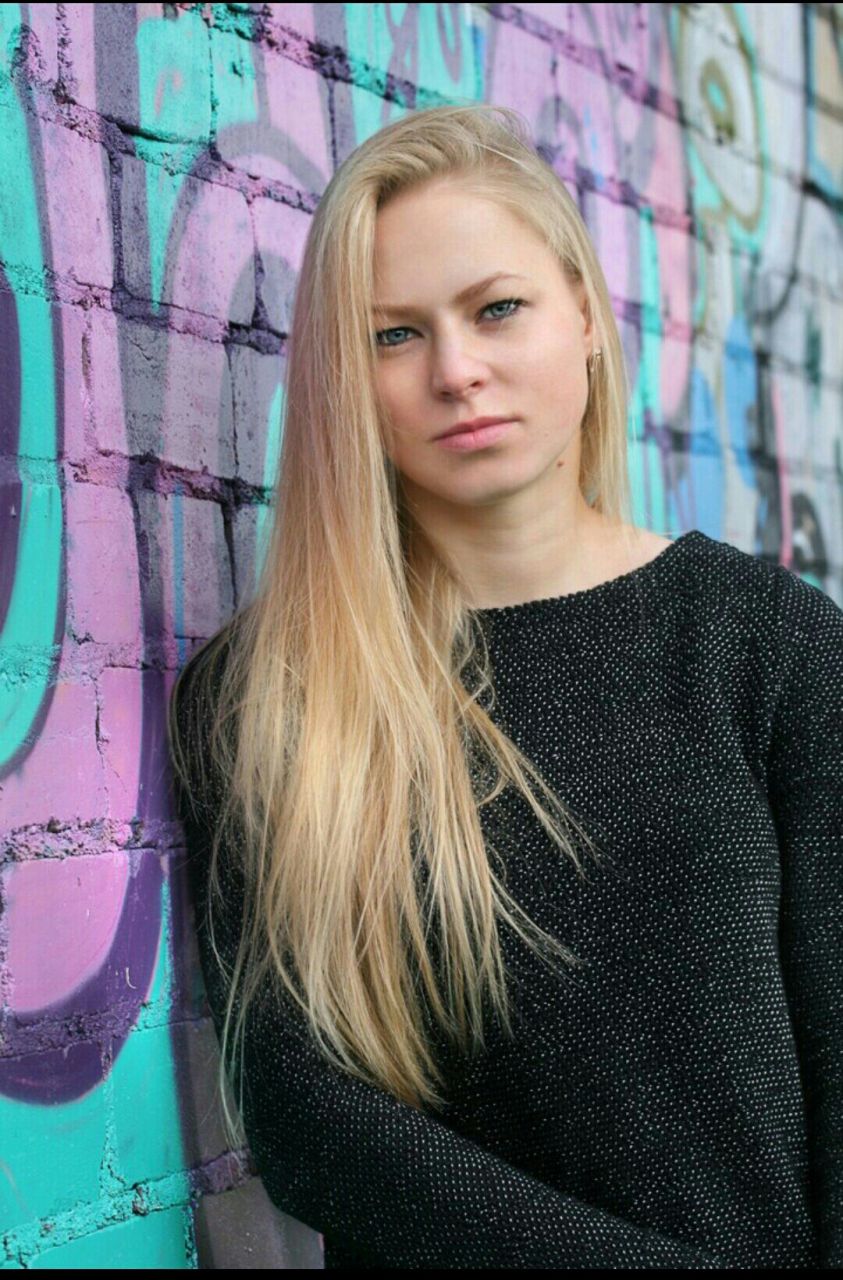 Аня Максимова
